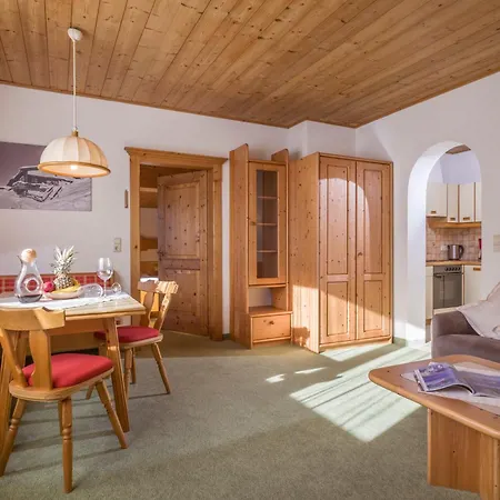 Haus Auermuehle 아파트 엘마우